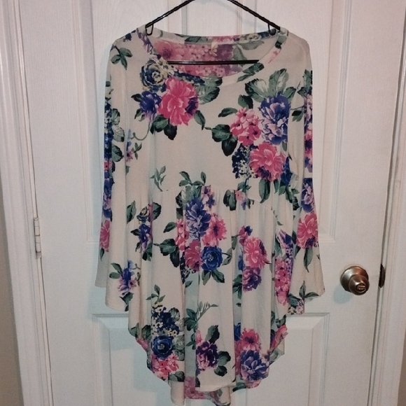 Bellamie Plus Dresses & Skirts - Floral Long Sleeved Dress With belled Sleeves